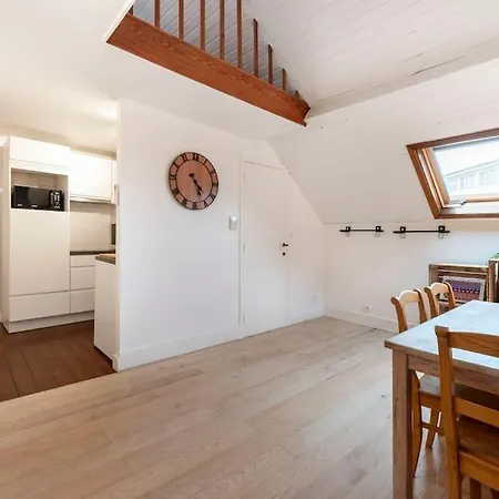 Apartament Cosy Penthouse In City Center